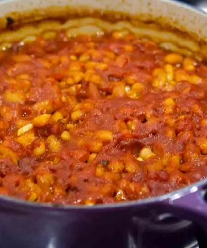 Запеченная фасоль в томатном соусе